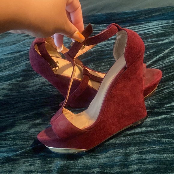Xhiliration Red Velvet Wedge Heel - Picture 3 of 4